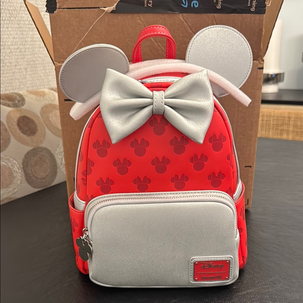 BRAND NEW!! Disney Red and Silver Minnie Mouse Loungefly